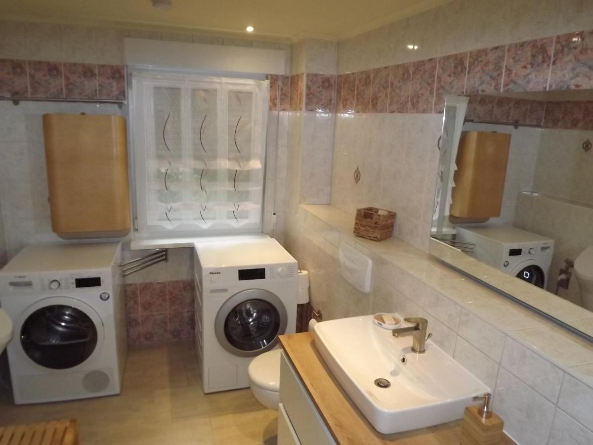 Grosszuegige Ferienwohnung Am Waldesrand Im Seenland Lauta Exterior foto